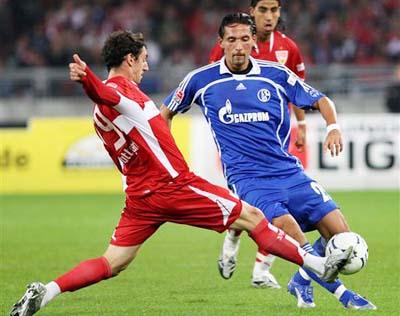 英聯杯16強曼聯2-0伯恩利 埃裏克森門前搶點 拉什福德千裏單騎 曼聯輕取伯恩利報到8強.